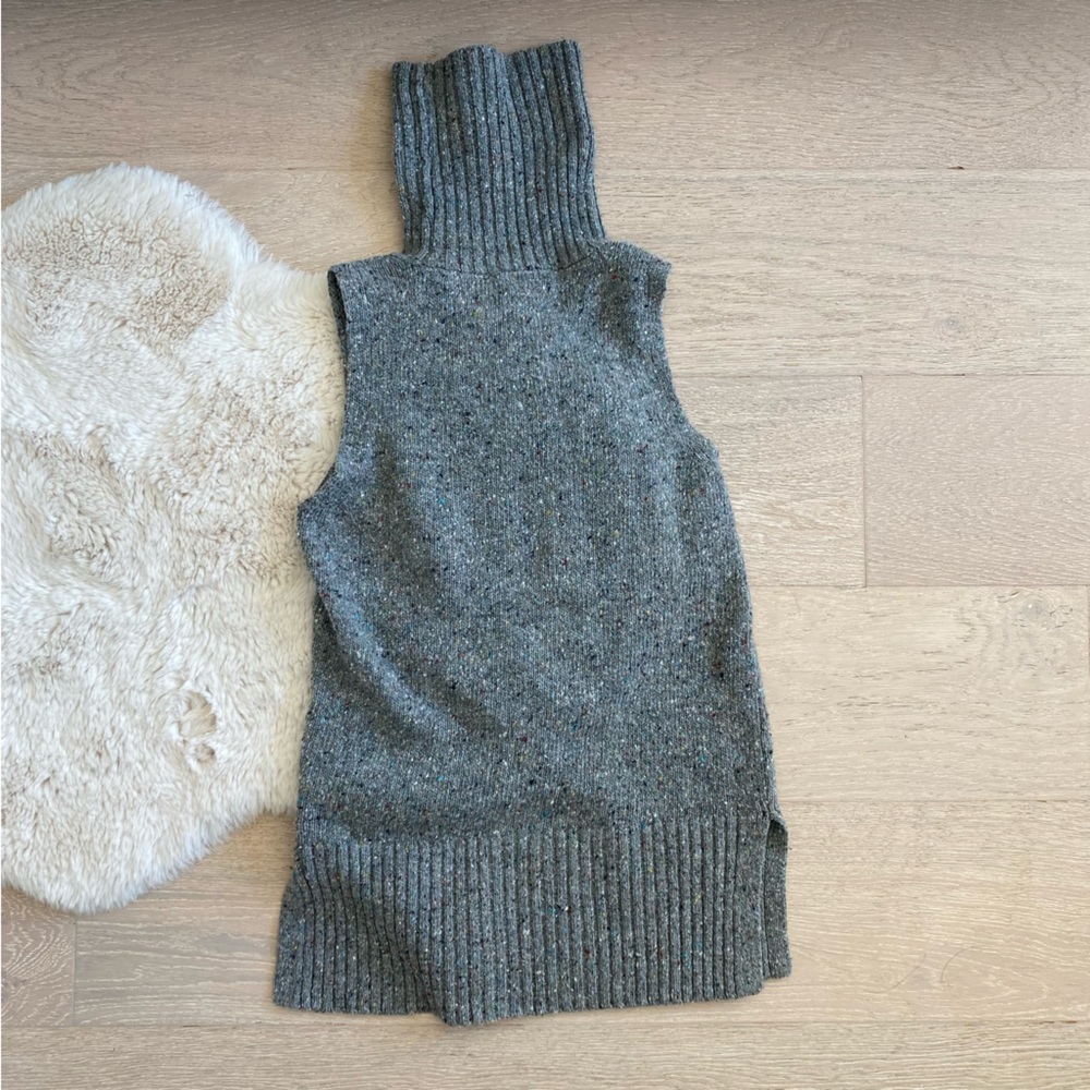 Club Monaco wool turtleneck slim fit vest